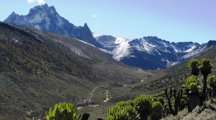 5 Days Mt Kenya Climbing: Sirimon - Chogoria Route